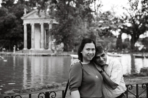 Couple photo shoot in Villa Borghese in Rome