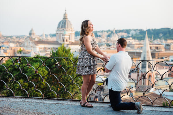 Sunset surprise proposal on the Pincio Terrazza Belvedere in Rome