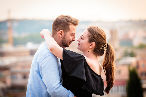 Newly engaged couple on the Pincio Terrazza Belvedere in Rome