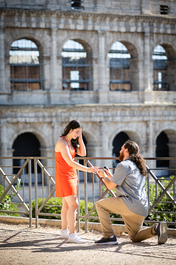 Surprise wedding proposal at the Giardinetto del Monte Oppio with the Colosseum in the background