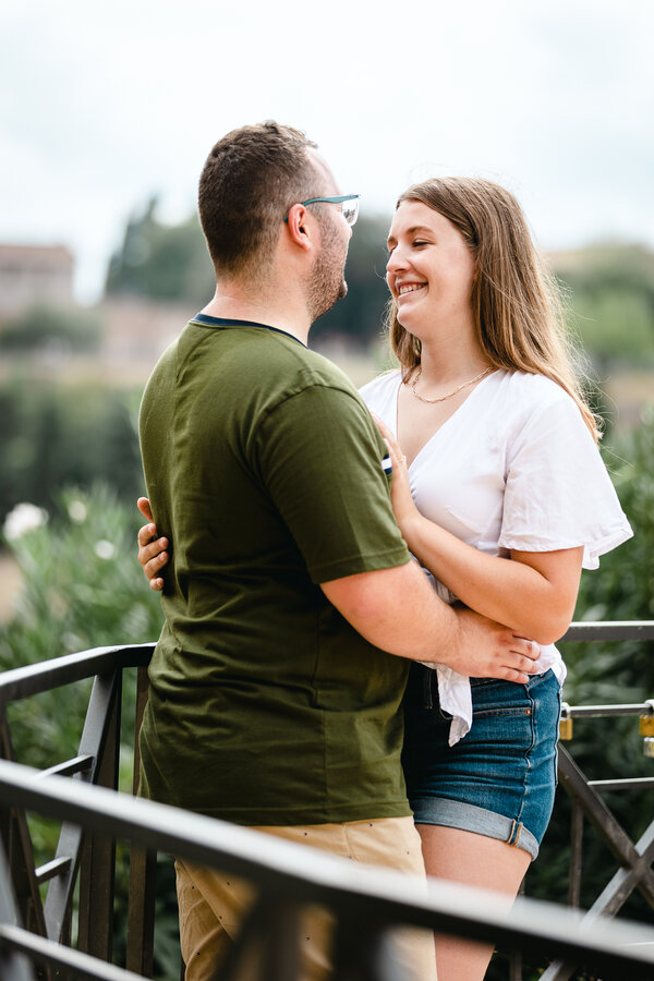Newly-engaged couple at the Giardinetto del Monte Oppio in Rome