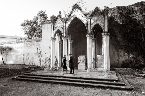 Surprise wedding proposal in Rome at the Gothic Temple in black and white