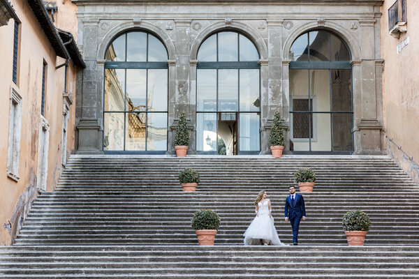 Newly-weds on the staircase of the Protomoteca Hall on the Capitoline Hill