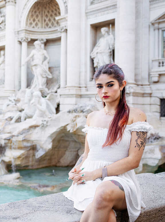 Solo Traveller Vacation Photoshoot in Rome
