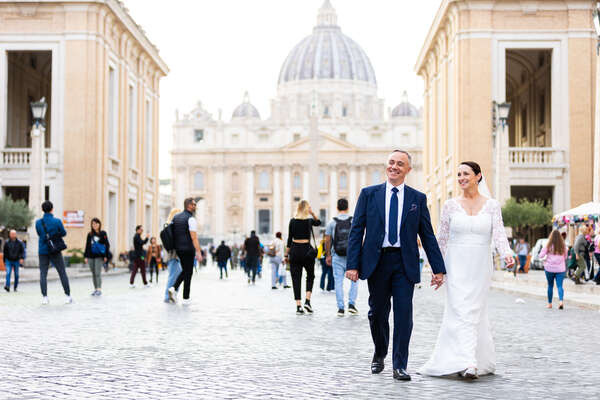 A romantic Sposi Novelli photo shoot in Rome with Patricia and Peter